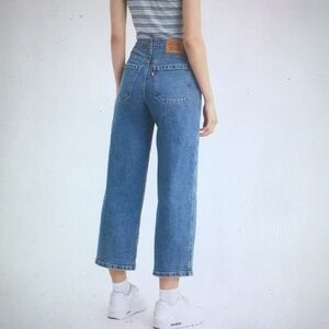 Levi’s Mile High Cropped Wide Leg Stretch Jeans size 26 Medium Wash